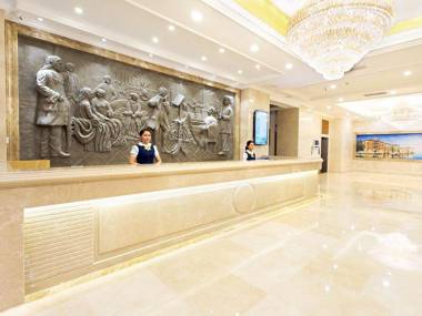 Vienna Hotel Chengdu Chunxi Road Tianfu Square Metro Station