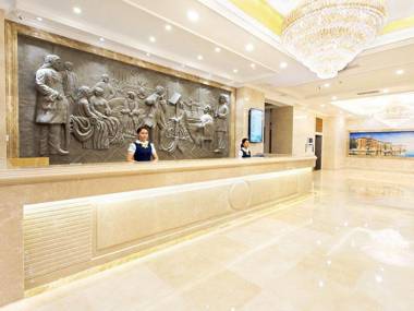 Vienna Hotel Chengdu Chunxi Road Tianfu Square Metro Station