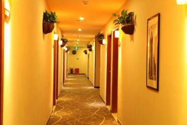 7Days Premium Chengdu Dufu Thatched Cottage