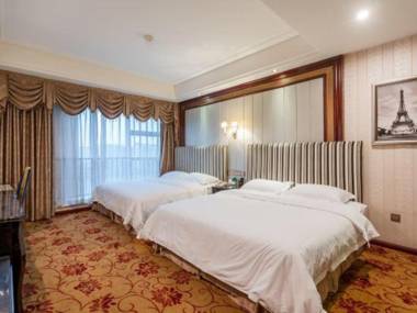 Eiffel International Hotel (Chengdu Hongpailou Metro Station)