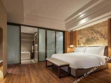 Charm City Kai Guan Hotel (Chengdu West Railway Station Qingyang Wanda)