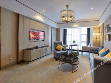 Bai Shi Ting Hong Nan Jiu Dian (Cheng Dou Hong Pai Lou Di Tie Zhan Dian )