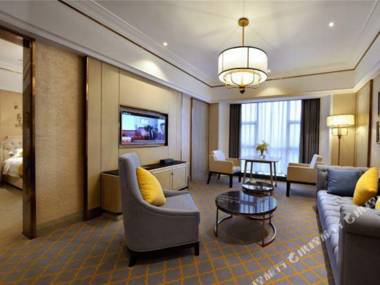 Bai Shi Ting Hong Nan Jiu Dian (Cheng Dou Hong Pai Lou Di Tie Zhan Dian )