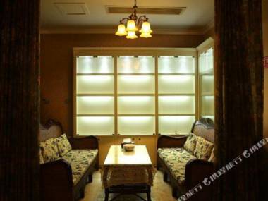 Qing Cheng Shan Qing Cheng Xiong Mao Zhu Ti Hotel