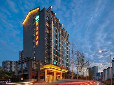 Vienna Hotel Chengdu Xinjin Old Pier Liujianian Metro Station