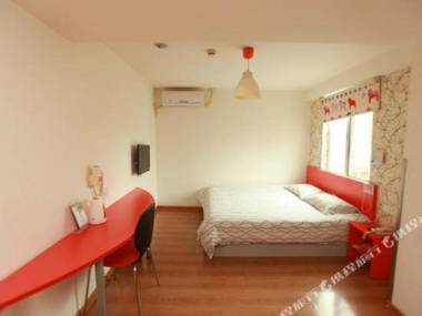 Bu Ding Yan Xuan Jiu Dian (Cheng Dou Shuang Qiao Lu Di Tie Zhan Wan Xiang Cheng Dian )