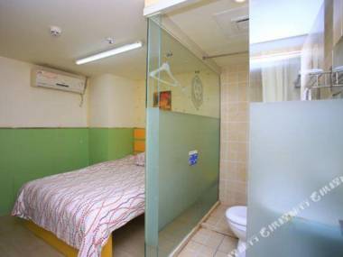 99 Hotel (Chengdu Kuanzhai Alley Metro Station)