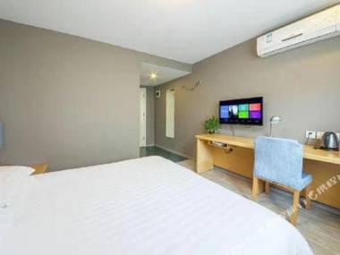 Pebble Motel Hotel (Chengdu Jinniu Wanda liangjiaxiang subway station store)