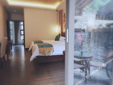 De Men Ren Li Jing Pin Jiu Dian (Da Yi An Ren Gu Zhen Dian )