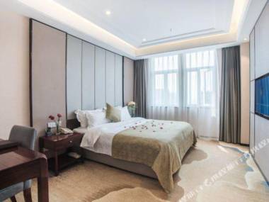 Kong Gang Ming Zhu Jiu Dian (Cheng Dou Shuang Liu Guo Ji Ji Chang Dian )