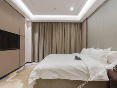 Kong Gang Ming Zhu Jiu Dian (Cheng Dou Shuang Liu Guo Ji Ji Chang Dian )