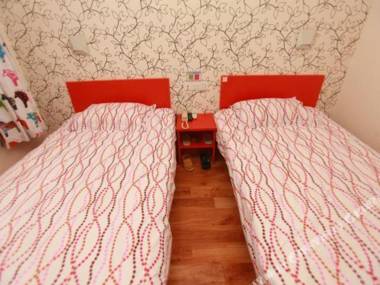 Bu Ding Jiu Dian (Cheng Dou Kuan Zhai Xiang Zi Xi An Bei Lu Dian )