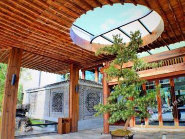 Xinyue Hot Spring Holiday Hotel