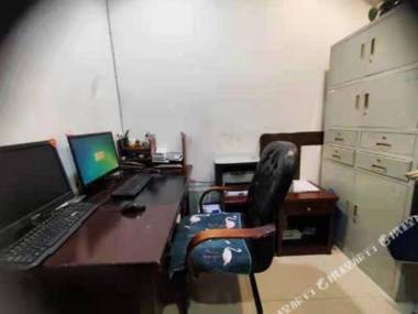 Dezheng Hotel (Chengdu Huayang Sihe Subway Outlet)