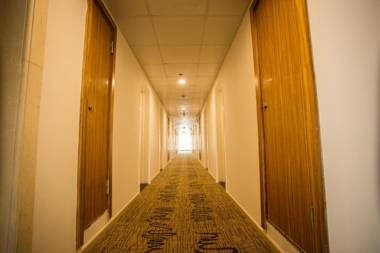 Hanting Hotel Changzhong Changhong Road Metro Station