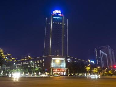Howard Johnson Nanshan Plaza Bengbu Hotel
