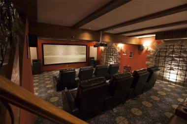 Spring Legend Holiday Hotel