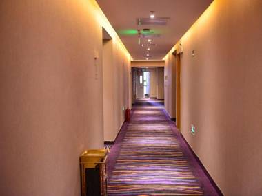 Super 8 Beijing Chaoyang Park Dongfeng South Road Hotel