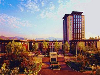 Swan Lakeview Hotel