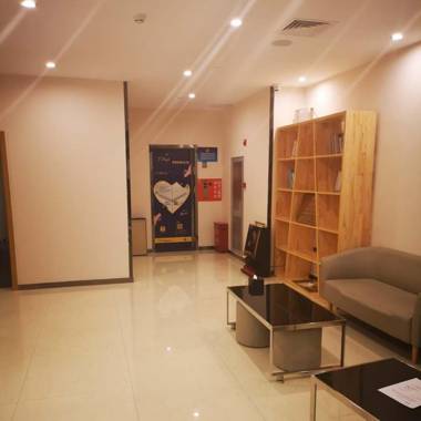 7 Days Premium·Beijing Dougezhuang Metro Station