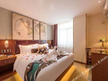 James Joyce Coffetel· Beijing Railway Station Tiantan Park Chongwenmen Store