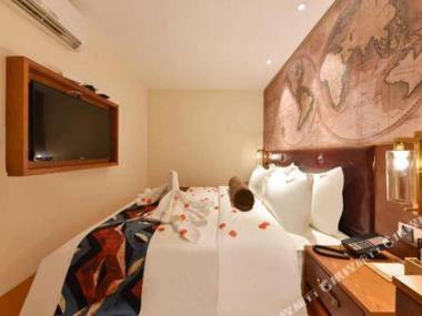 James Joyce Coffetel· Beijing Railway Station Tiantan Park Chongwenmen Store