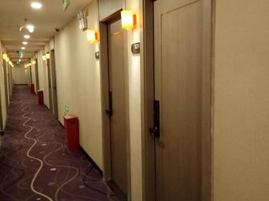 7 Days PremiumBeijing Shangdi Sport University