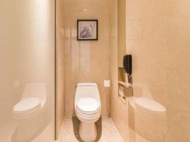 Yinbao Jianguo Hotel