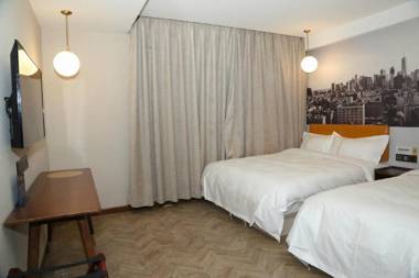 Super 8 Hotel Premier (Beijing Workers' Stadium Sanlitun Chunxiu Road)