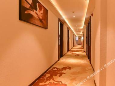 James Joyce Coffetel (Beijing South Station Muxiyuan Metro Station)