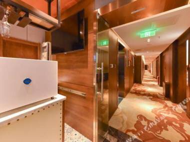 James Joyce Coffetel (Beijing South Station Muxiyuan Metro Station)