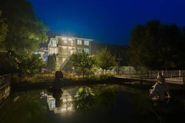 Floral Hotel Beijing Lixiang Valley