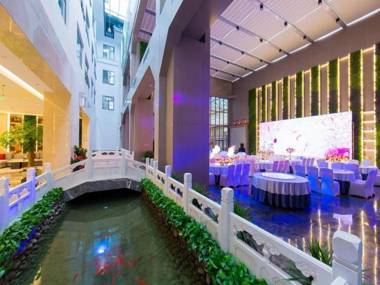 Lavande Hotel Beijing Headquarters Base