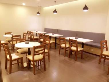 Hanting Hotel Beijing Shijingshan Ancient City Metro Station