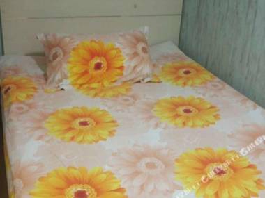 Beijing Leaf Theme Hotel