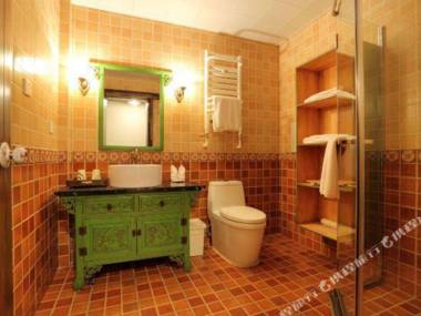 Gubei Water Town Yinghua Inn