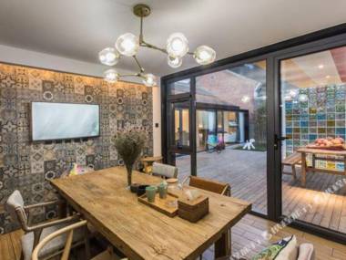 Colour Yard Guesthouse