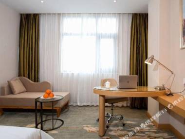 Vienna International Hotel (Beijing Tiantan Hospital Huaxiang Dongqiao Subway Station Store)