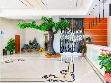 Jieshangyuan Holiday Hotel (Beihai Yintan Branch)