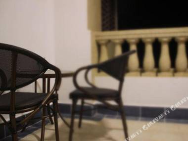 Silver Beach Yangguangli Hotel