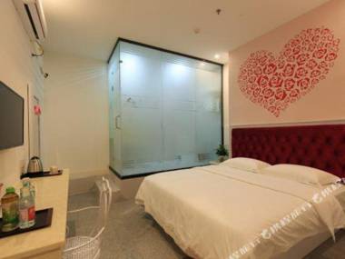 Hao Yue Da Jiu Dian Liu Zhou Yu Feng Shan Gu Bu Jie Shang Ye Cheng Dian