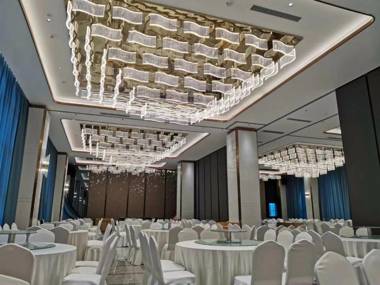 Holiday Inn Express Pengzhou Downtown an IHG Hotel