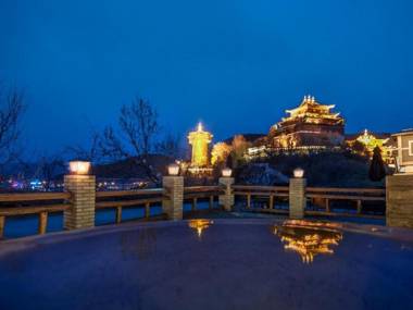 Shangri-La E-Outfitting Boutique Hotel