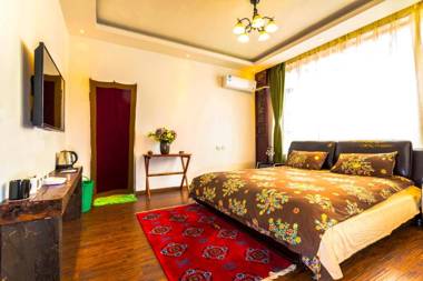 Shangri-la Linglong Inn