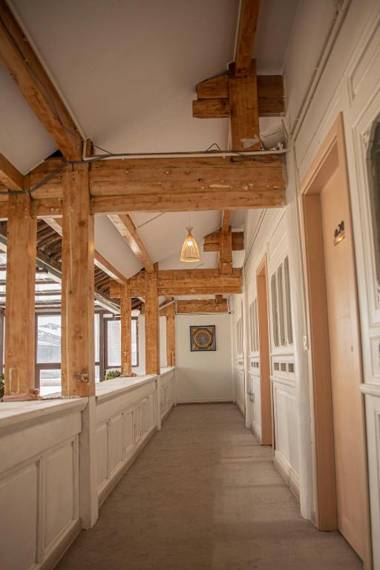 雪湖轻奢民宿 Snowlake Inn