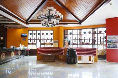 WOGO Scenic Hotel Shangri-La Bus Terminal