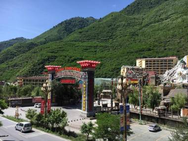 Jiuzhaigou Huajianji Inn