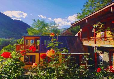 Jiuzhaigou Tibetan Barley Inn