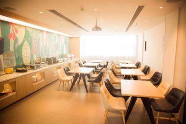 Hanting Hotel Liuan Huoshan Xintiandi Plaza