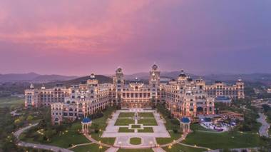 Hilton Dalian Golden Pebble Beach Resort